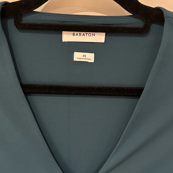 Babaton Contour V-neck Longsleeve Dress - Picture 3 of 9